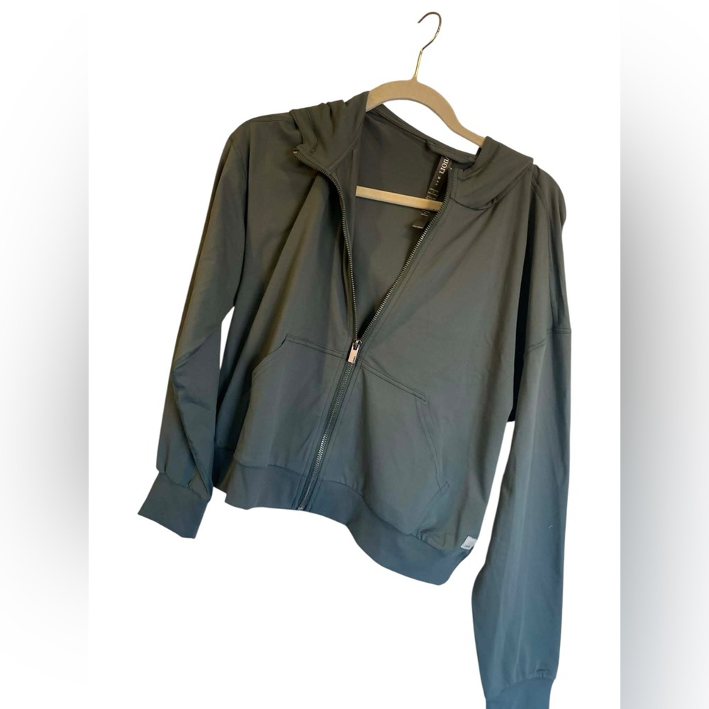 NWT Vuori halo modern full zip hoodie AGATE GREEN Size L